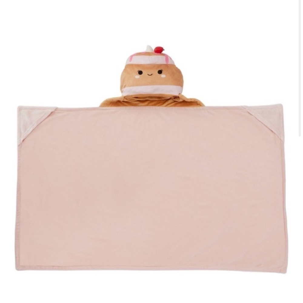 Squishmallows Sawtelle Strawberry Pancakes 30 x 50 Inch Hooded Throw